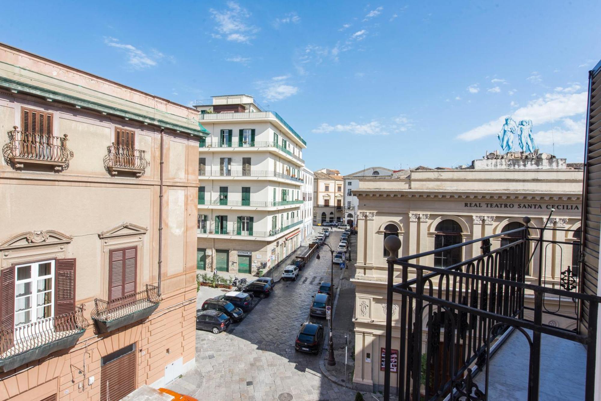 Santa Cecilia Apartment By Wonderful Italy Палермо Екстериор снимка